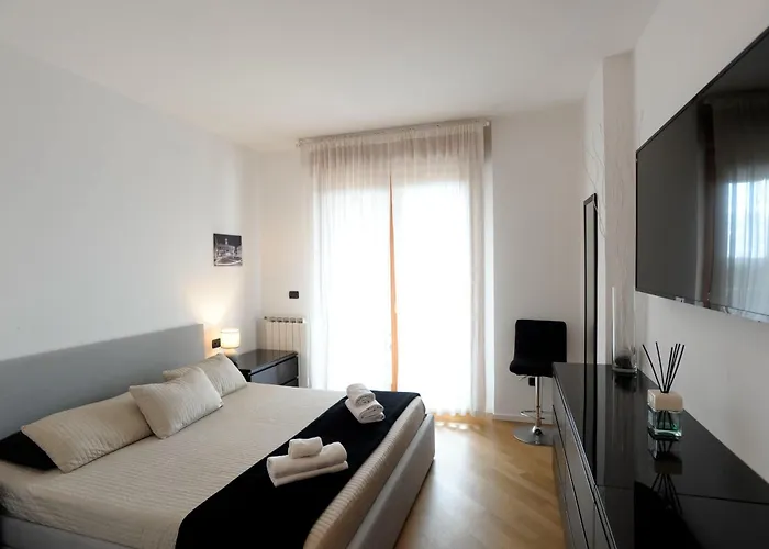 4bnb - Flaminia Prestigious Flat - Swimming Pool Apartment Rom